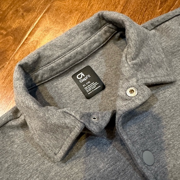 New Gap Fit coat - Picture 2 of 7